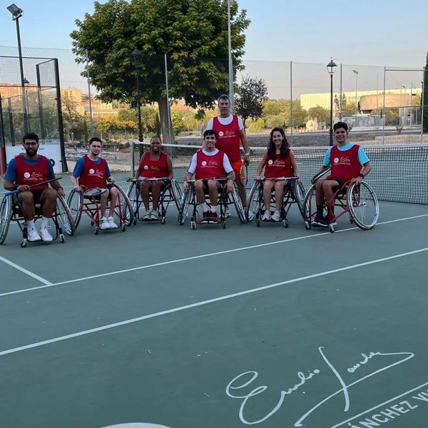 Image for Los pacientes del Hospital Parapléjicos de Toledo siguen su recuperación en Escuela FESV Tenis Silla